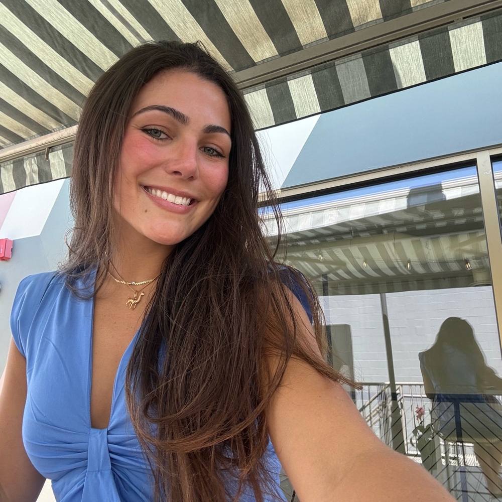 Meet your Posher, Olivia
